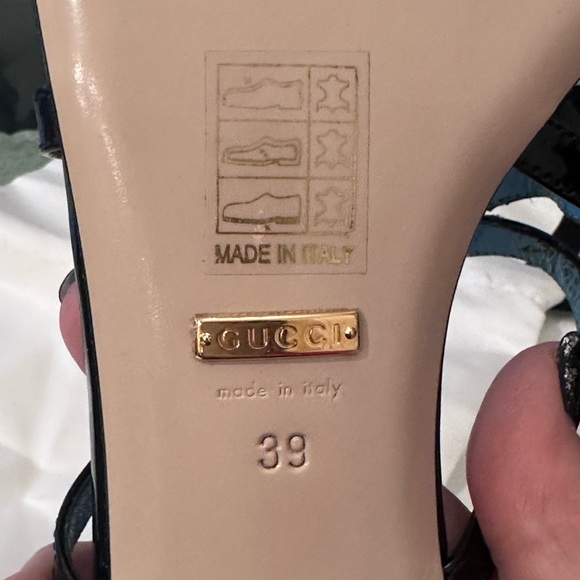 $850 Gucci New in Box Black Patent Leather Bee  Sandals sz 39 (8) - Picture 15 of 15